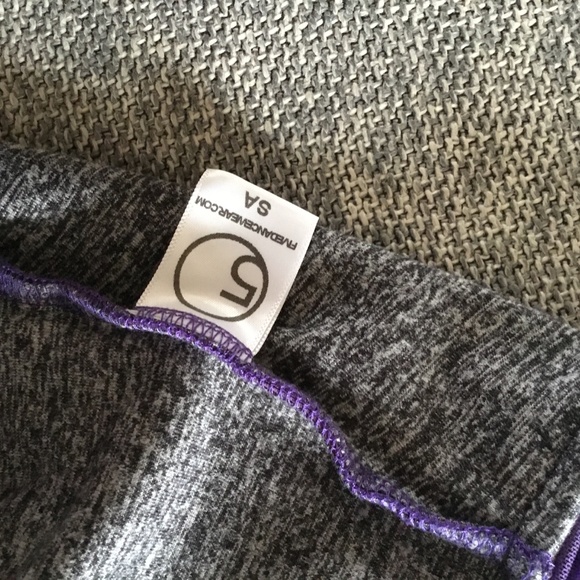 Curve Leo - Picture 5 of 6